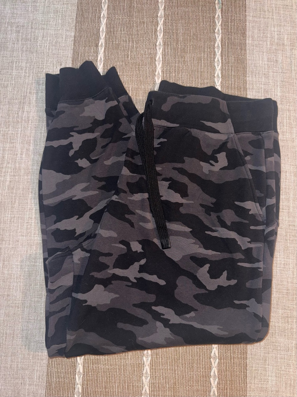 Athleta Black & Gray Camouflage Jogger Pants